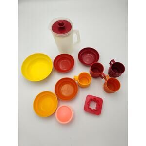 Vintage Tupperware‎ Toys Mini Serve It Children's Play Dish Set 13 pieces Used